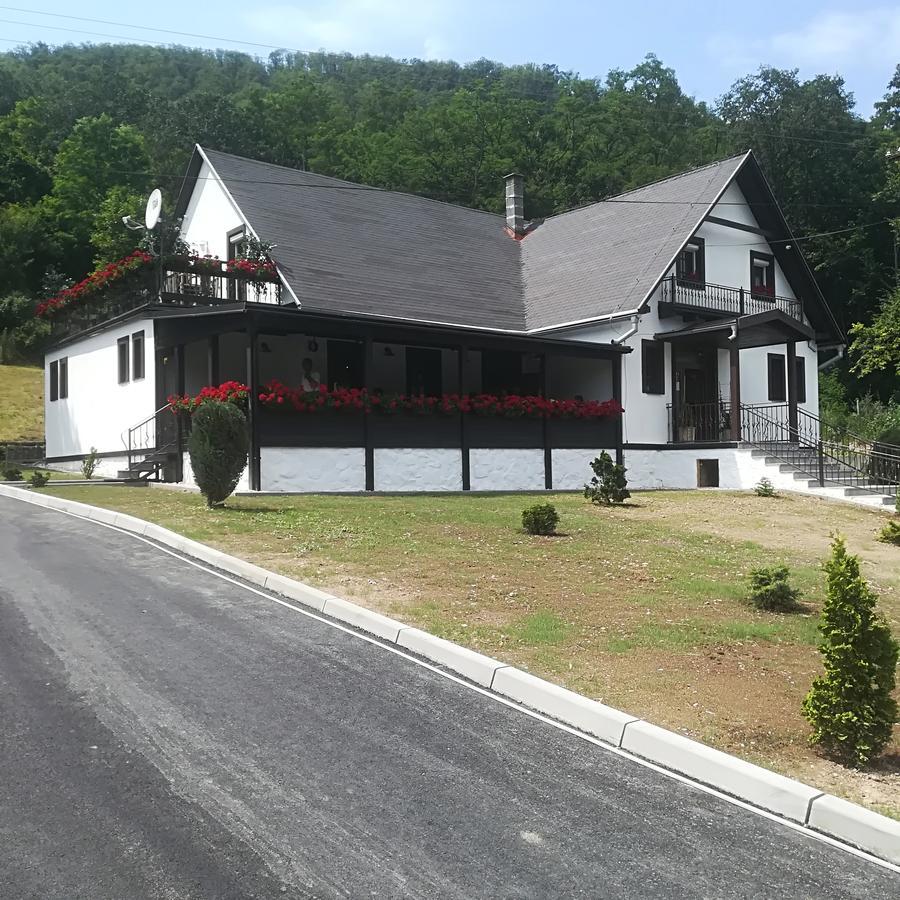 Penzion a Reštaurácia Hanišberg Krupina Exterior foto